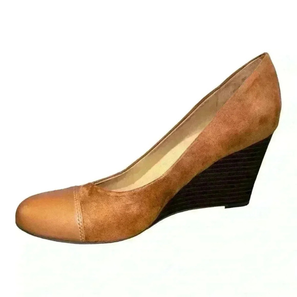 NWOB Giani Bernini Women's Brown Faux Suede Foam Slip-On Wedge Heel Shoes 6M - Picture 1 of 9